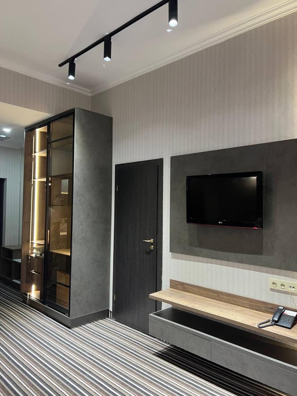 Sapar Standart Hotel Шымкент Экстерьер фото