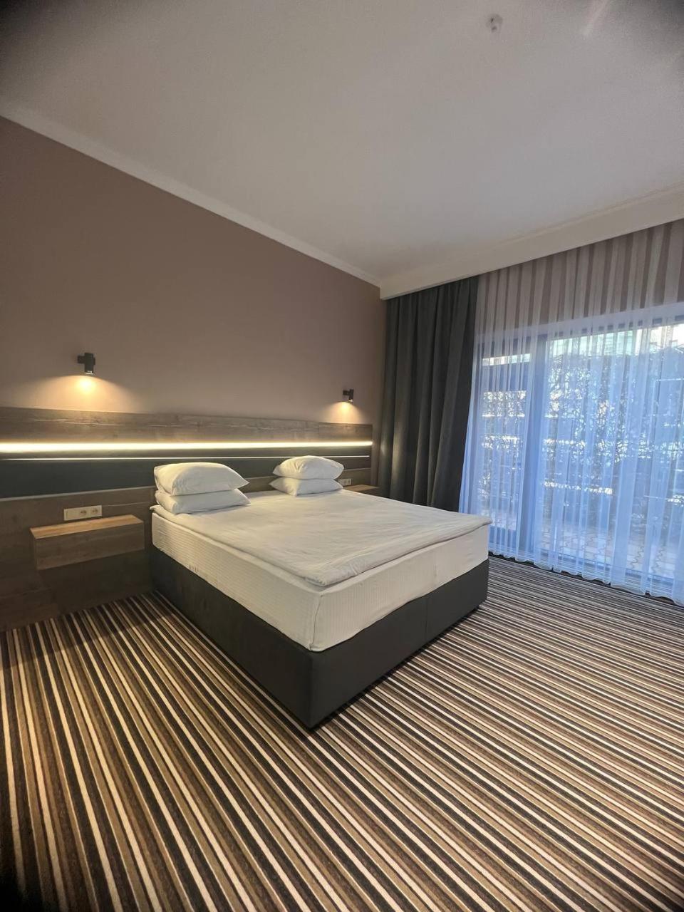 Sapar Standart Hotel Шымкент Экстерьер фото