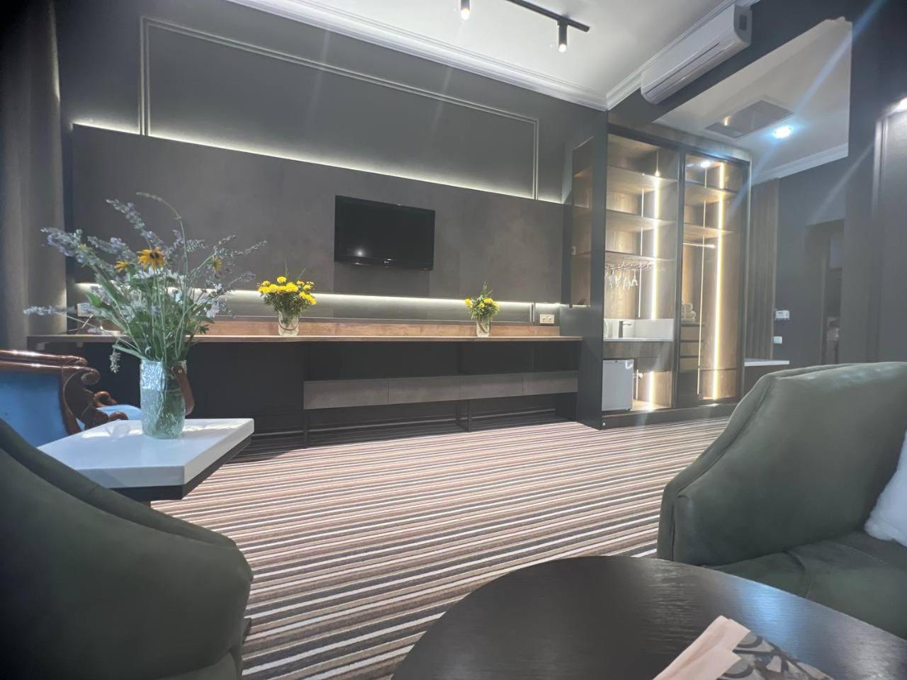 Sapar Standart Hotel Шымкент Экстерьер фото