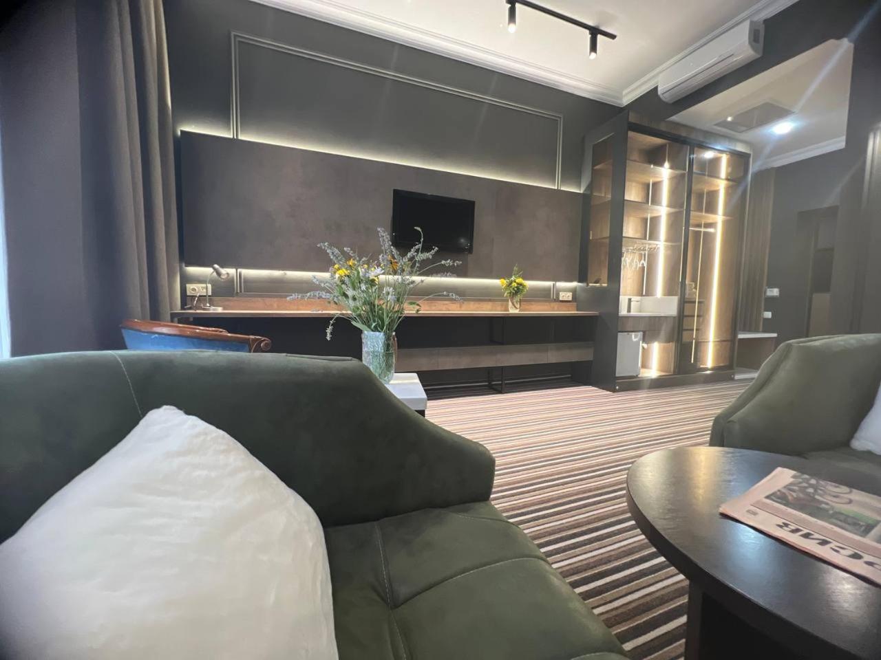 Sapar Standart Hotel Шымкент Экстерьер фото