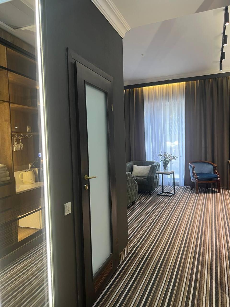 Sapar Standart Hotel Шымкент Экстерьер фото
