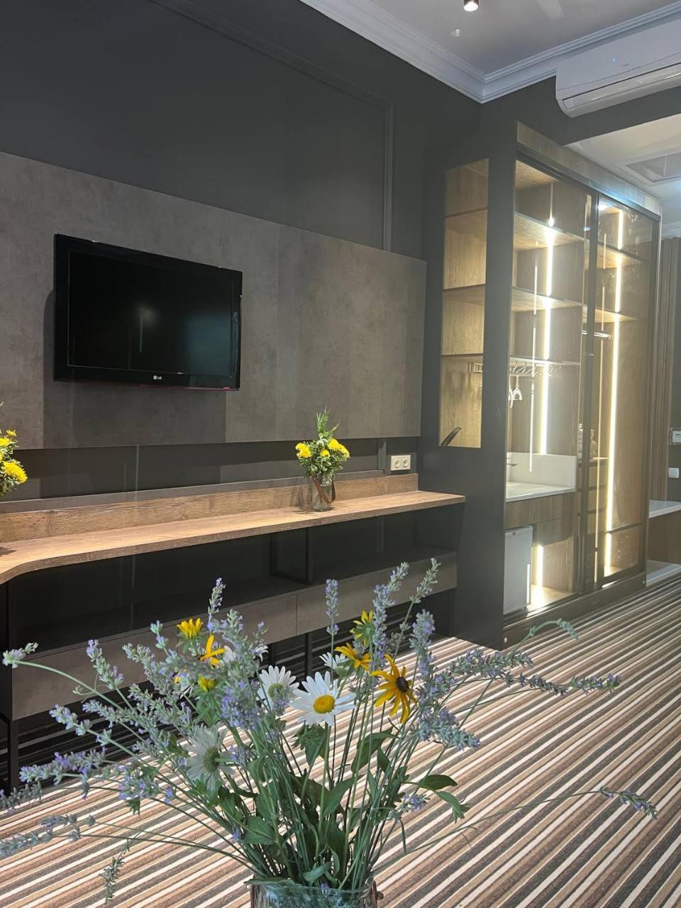 Sapar Standart Hotel Шымкент Экстерьер фото