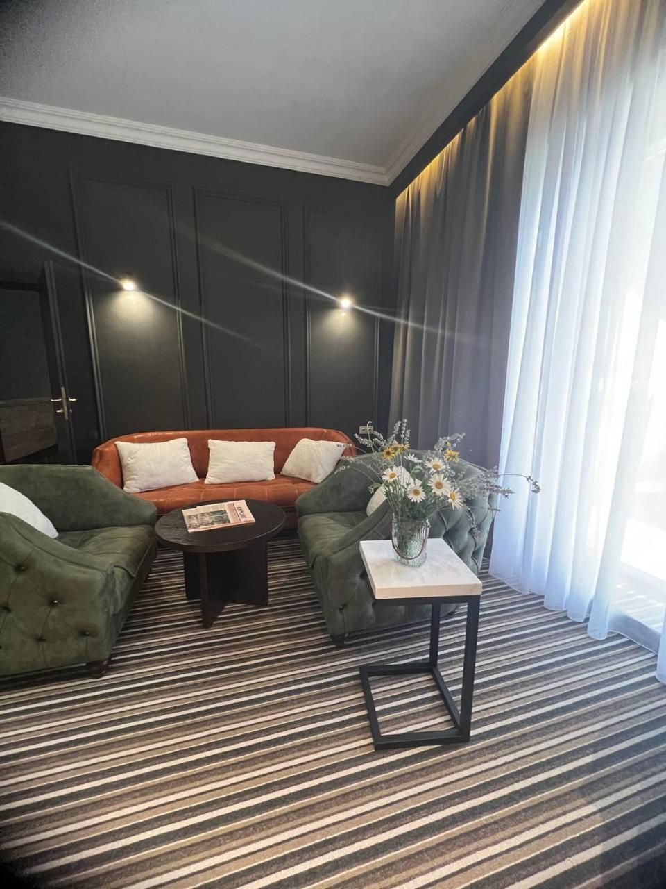 Sapar Standart Hotel Шымкент Экстерьер фото
